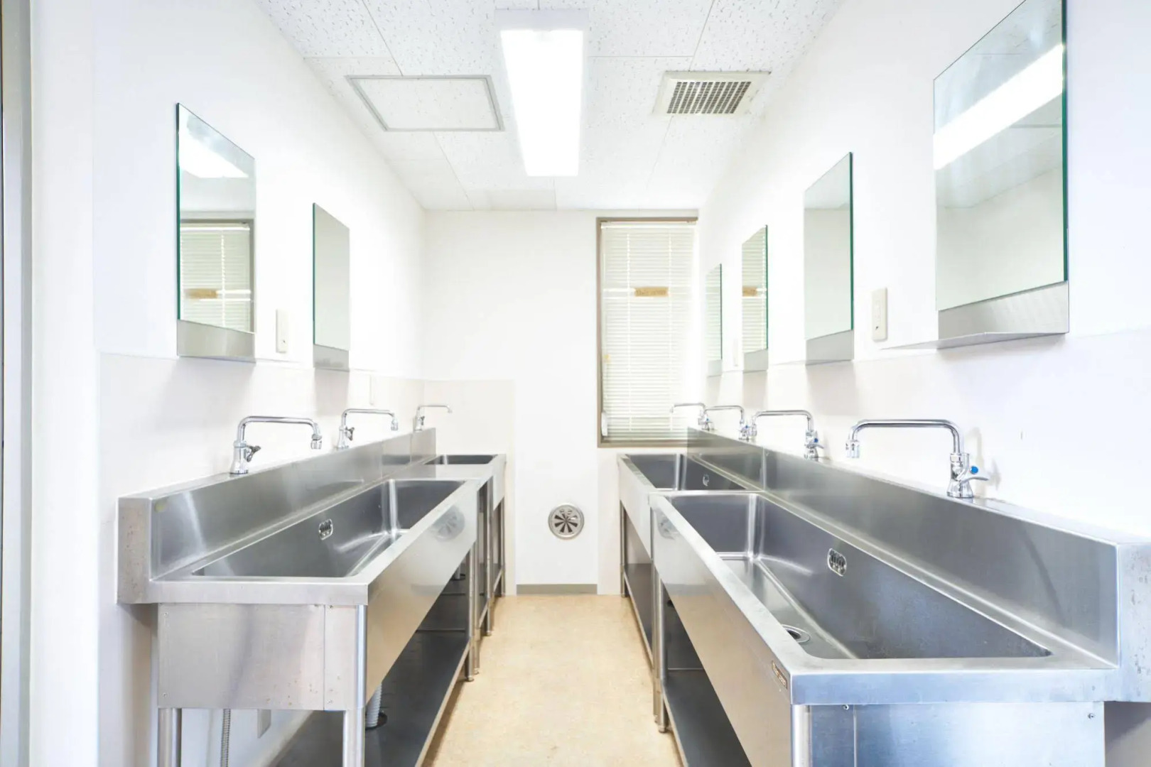 1 Night 1980 Hostel Tokyo