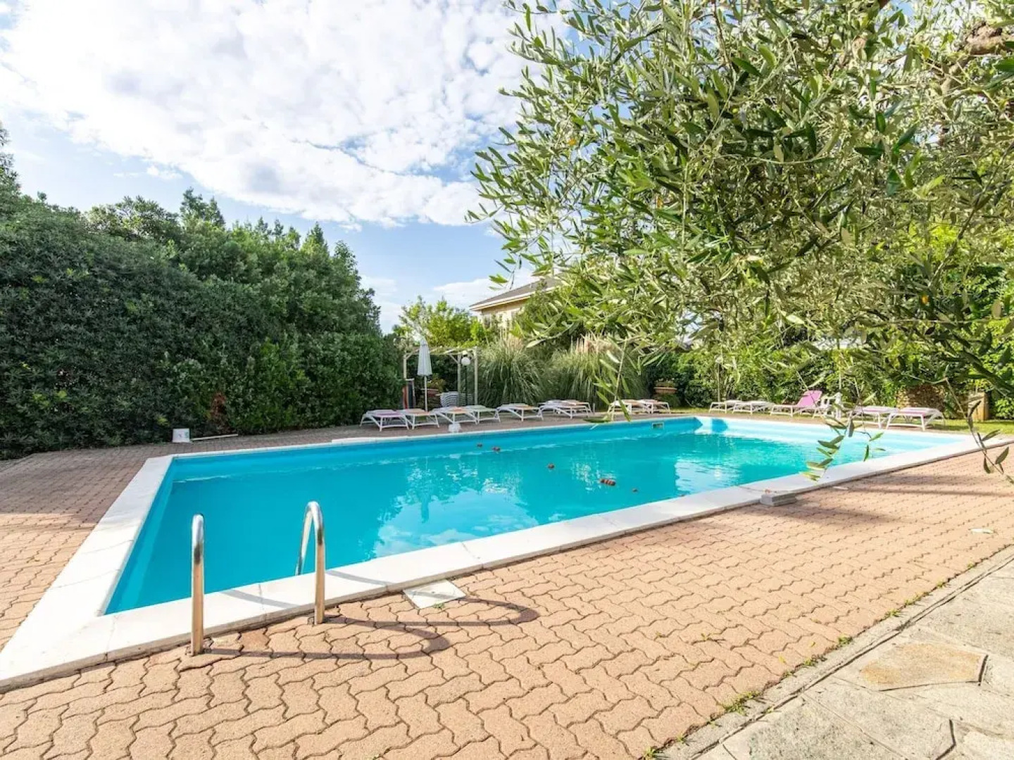 Gorgeous Apartment in Loano With Swimming Pool