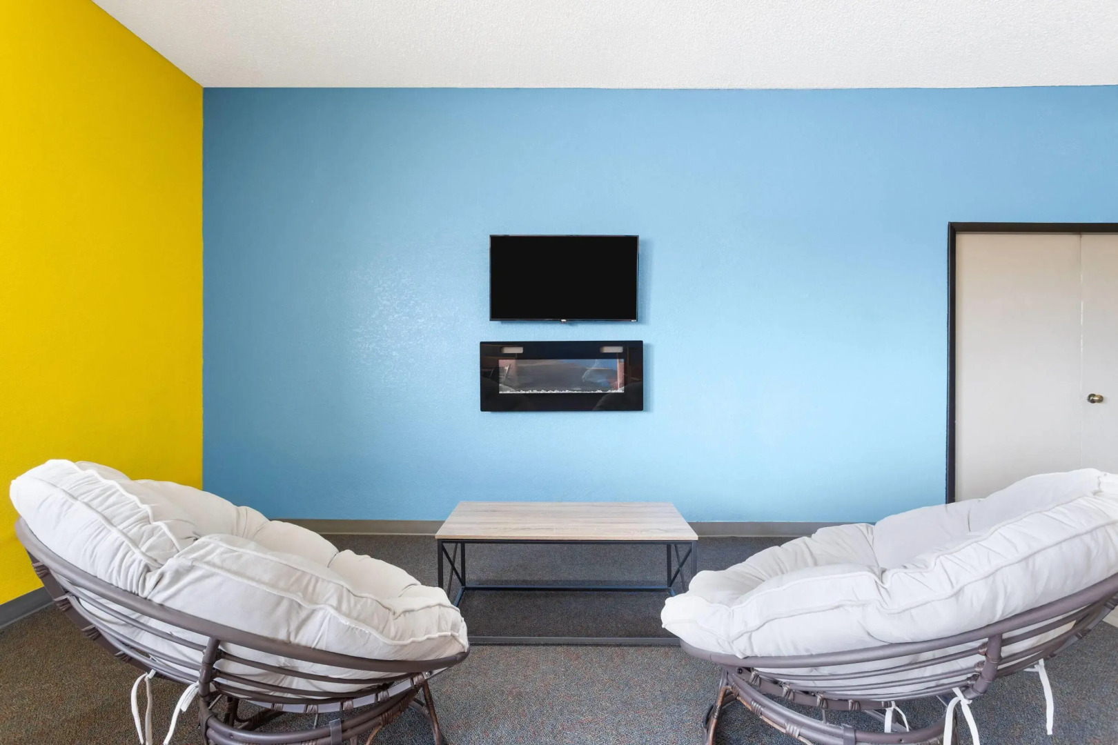 Days Inn by Wyndham Rawlins