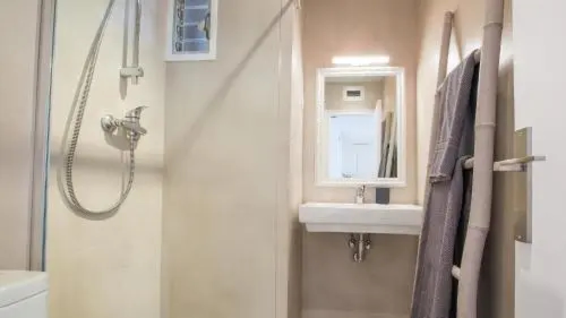 Gava 2 Beachfront Penthouse