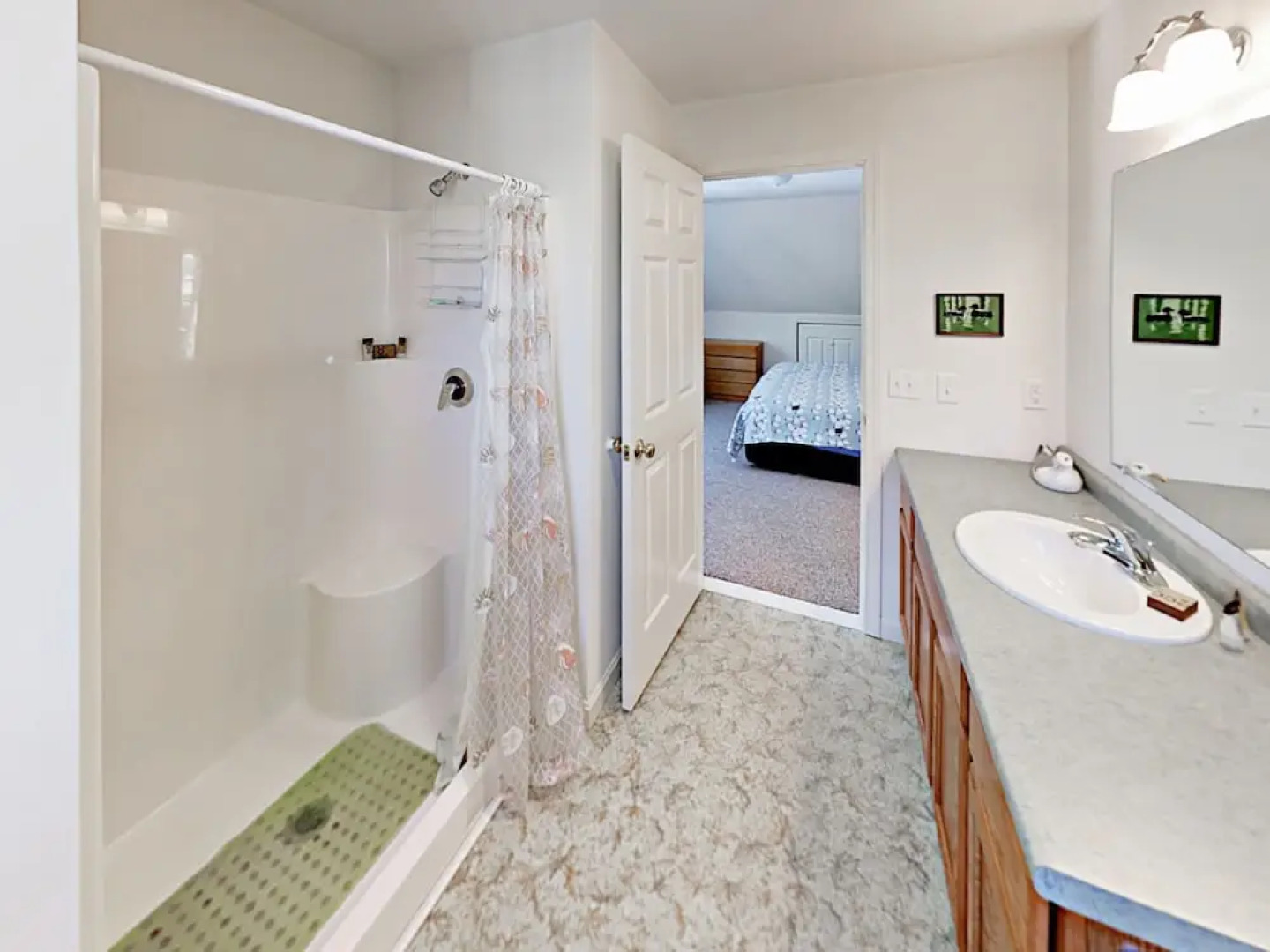 79 Middle Rd Home 3 Bedrooms 2.5 Bathrooms Home