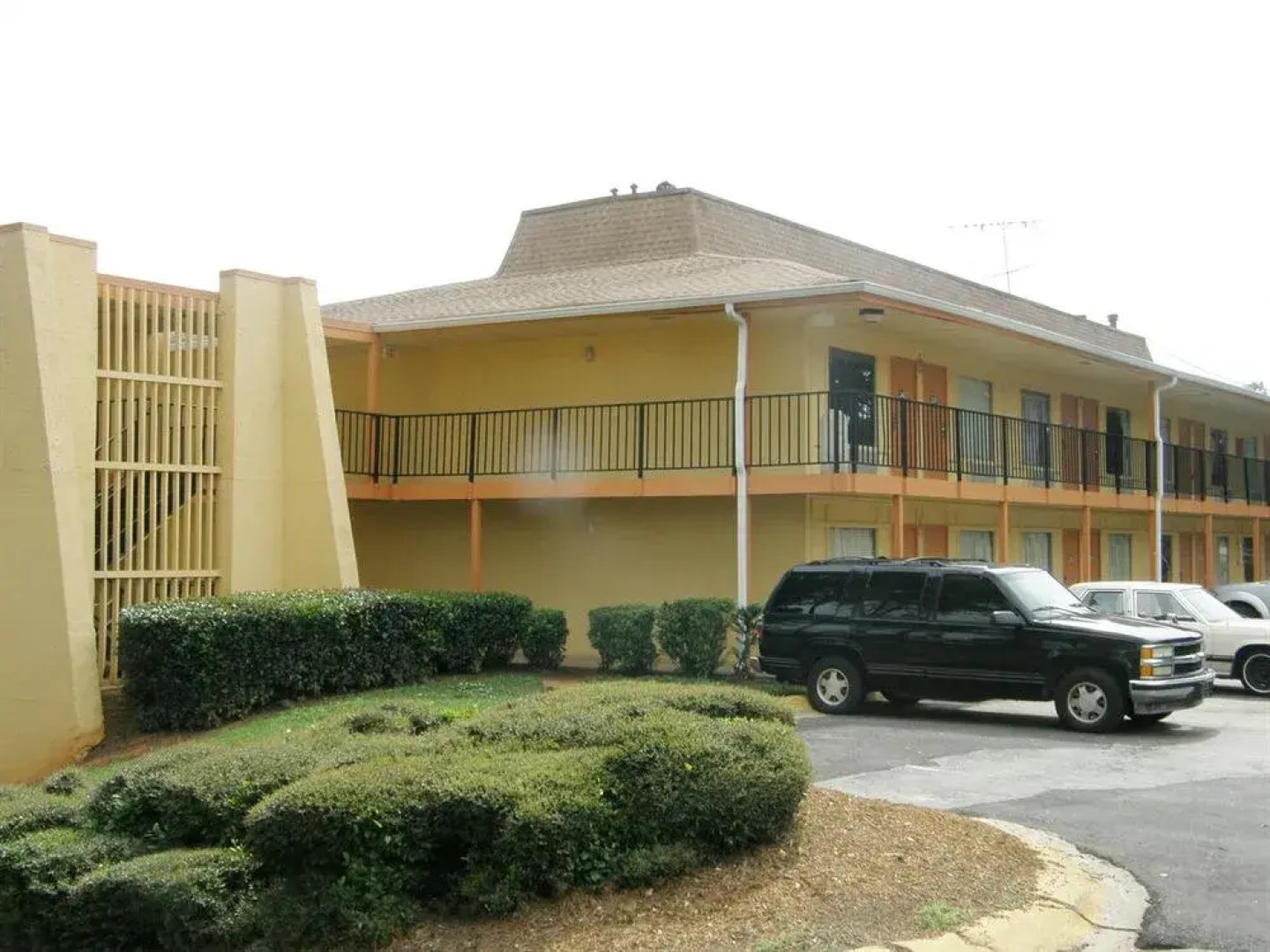 The Economy Inn - Wesley Chapel