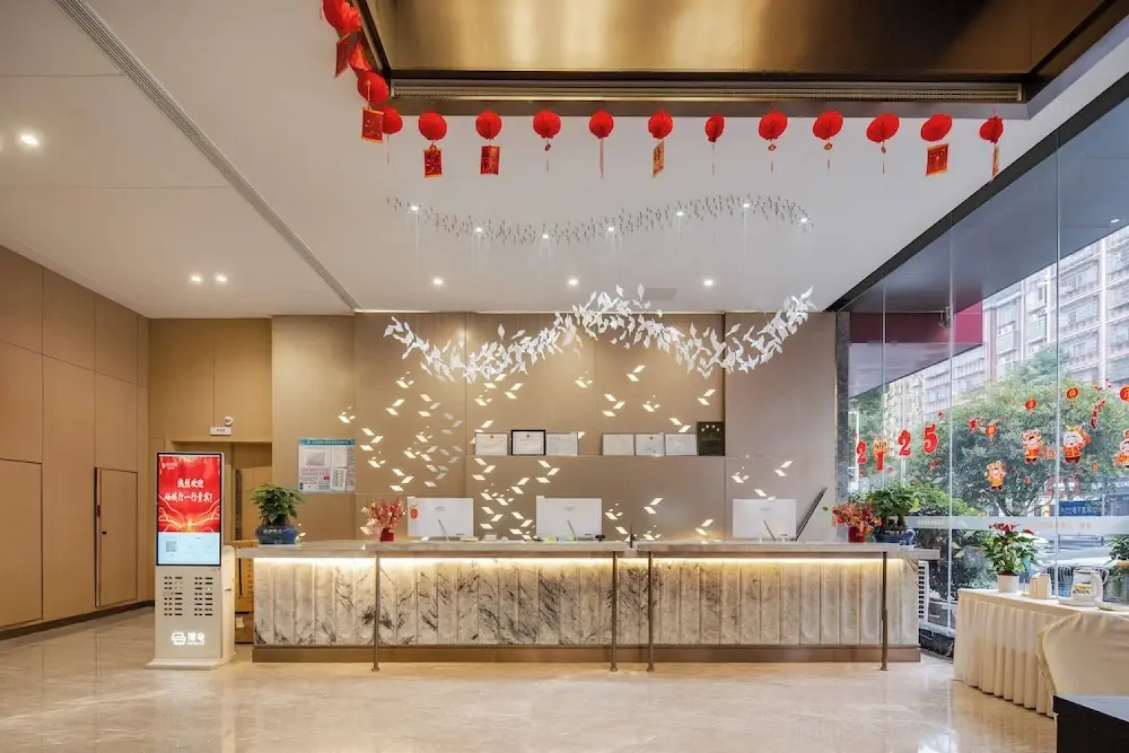 Wanzai Yijia La Maison Hotel