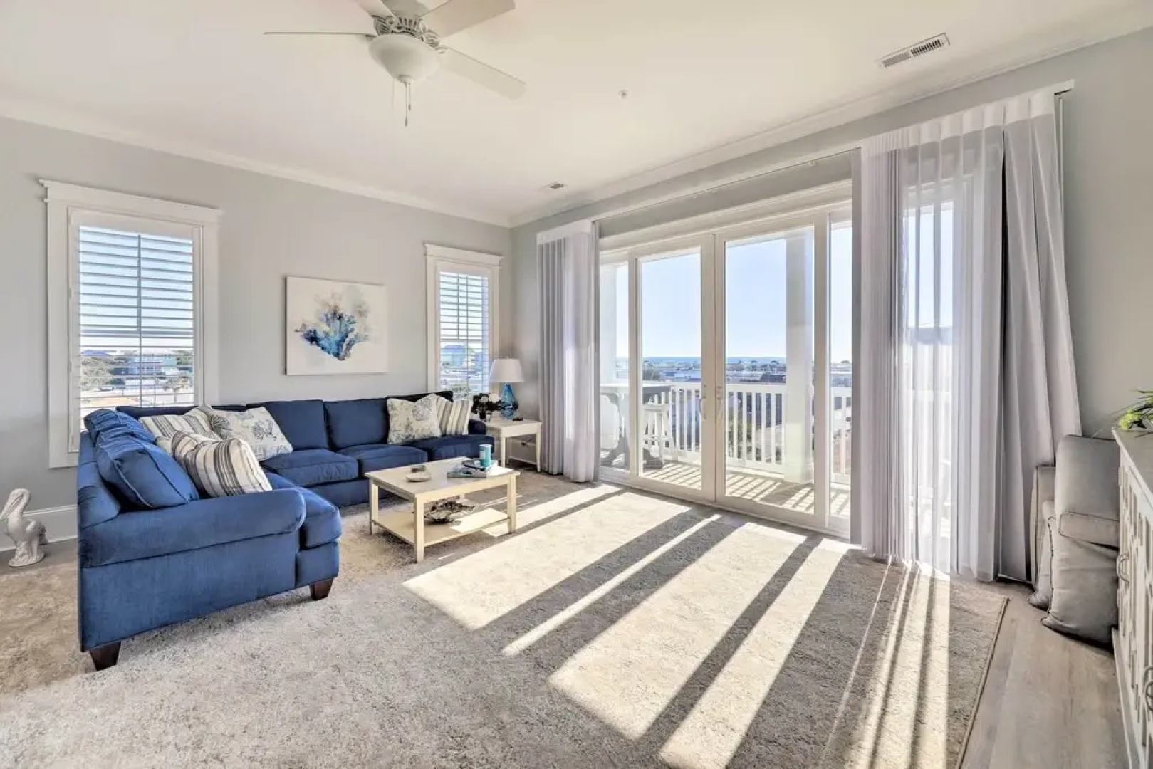 Gorgeous Emerald Isle Getaway: Walk to Beach!