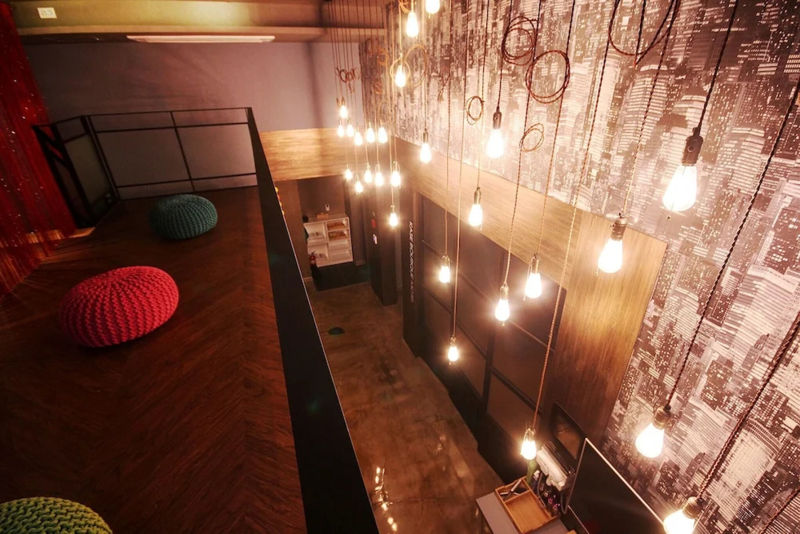 Yeongju Case Business Hotel