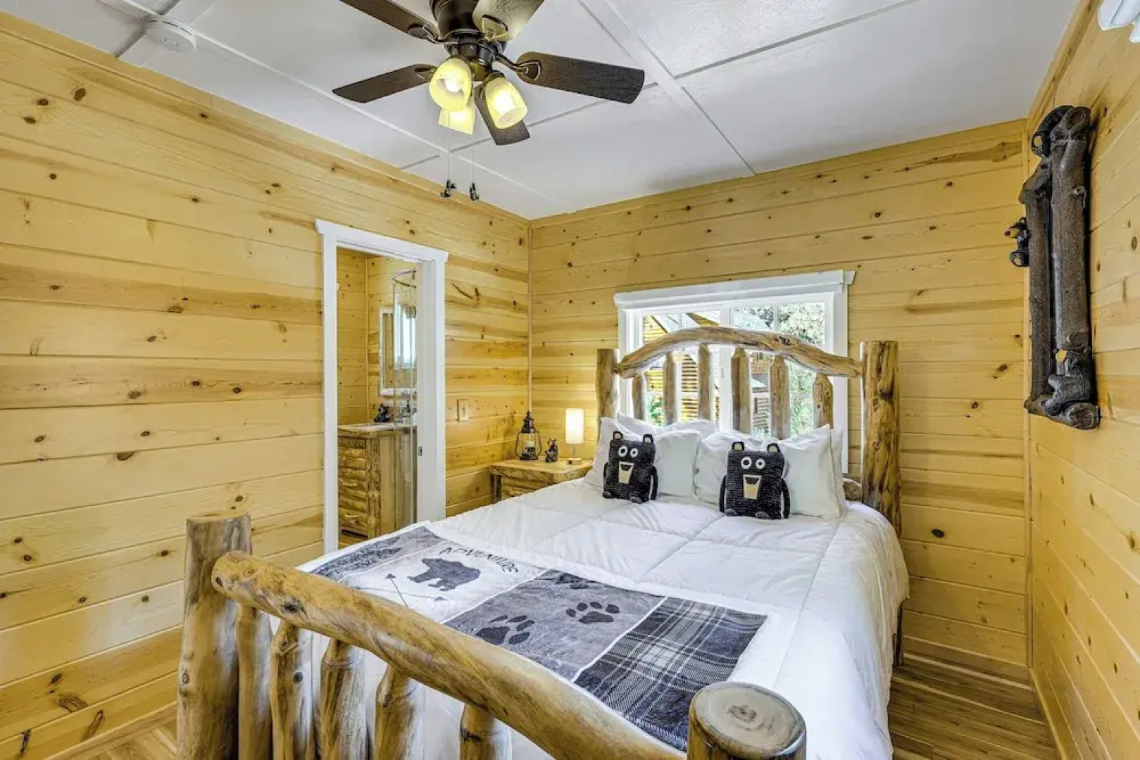 Walk to Water: Cozy Cabin in Green Valley Lake!