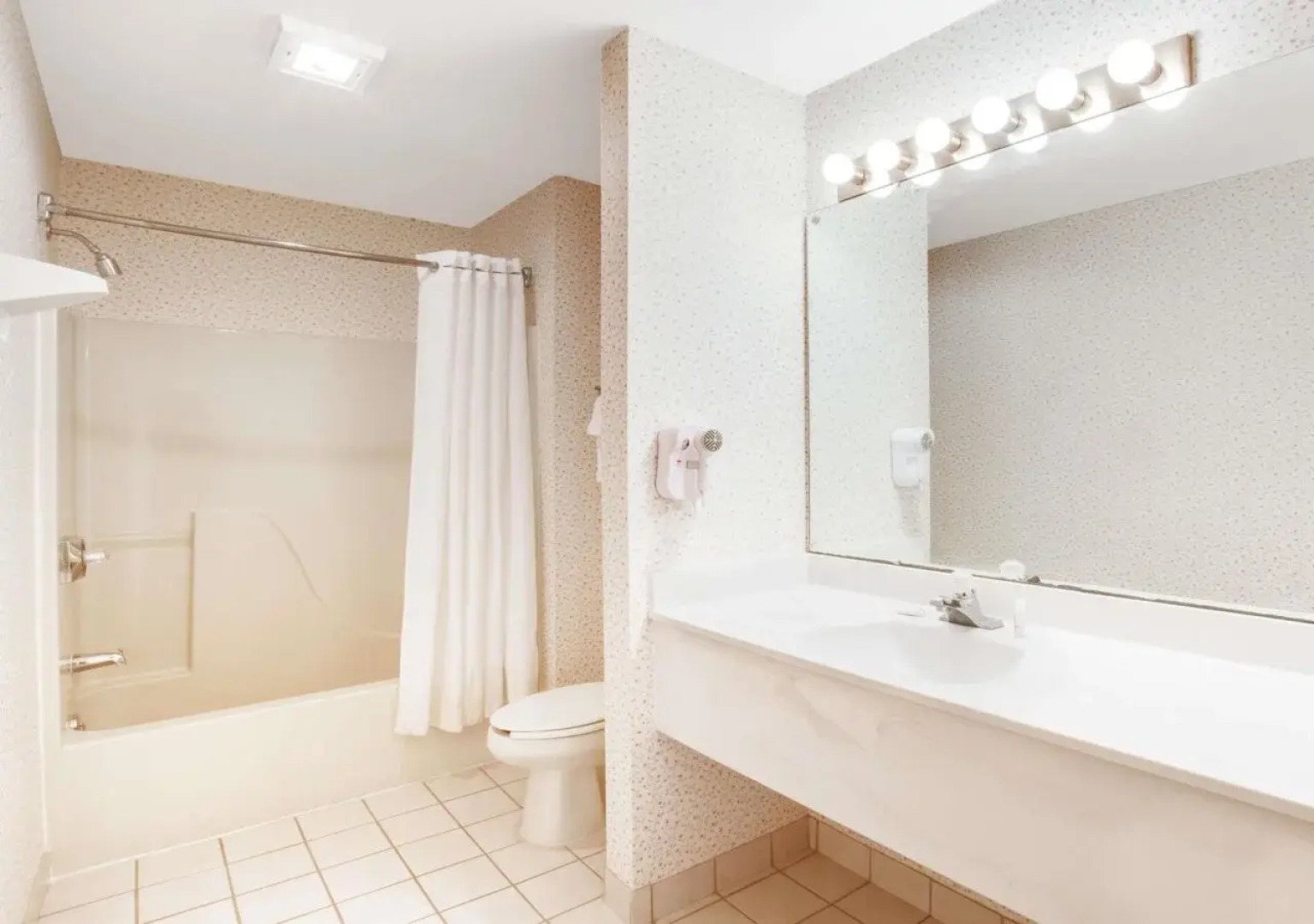 Baymont Inn & Suites Waunakee