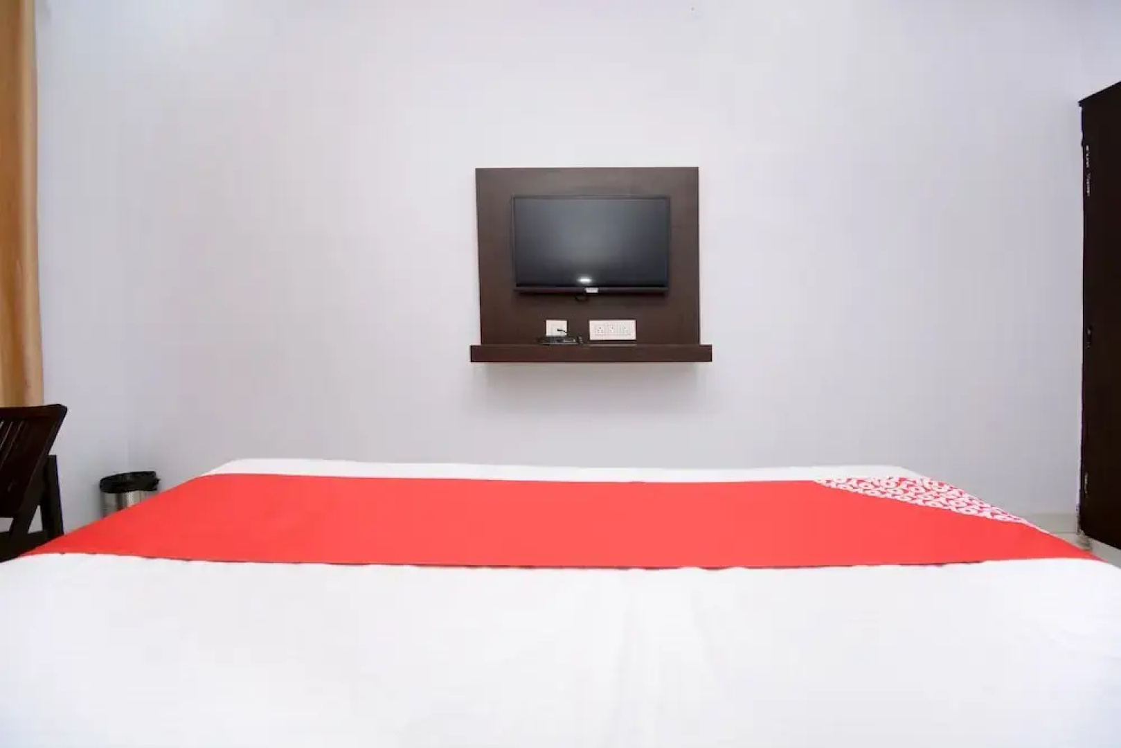 OYO 28282 Hotel J J Crown