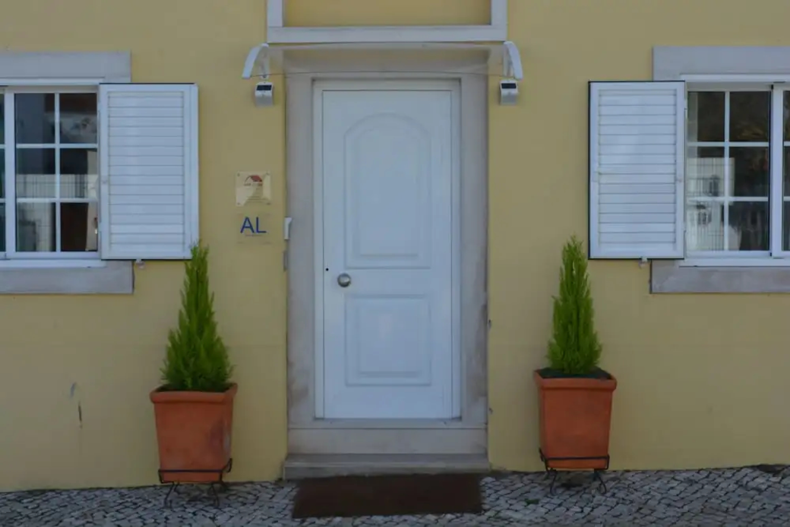 José & Ester House