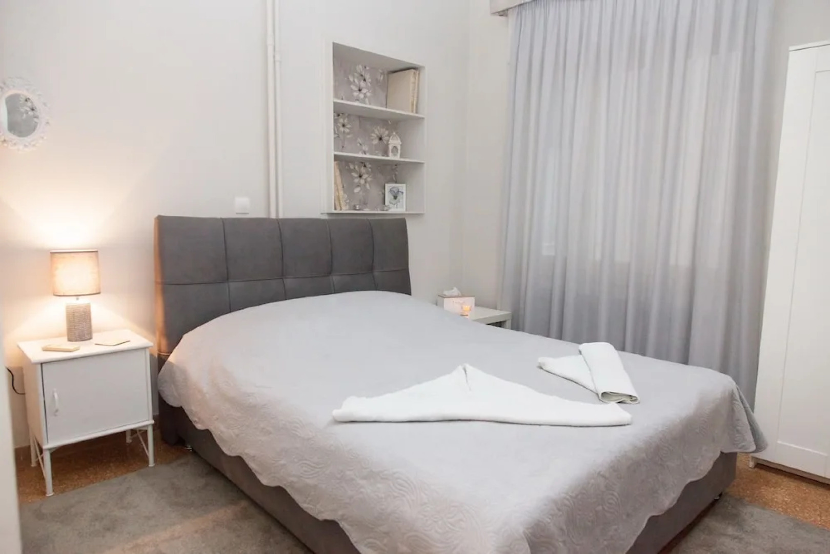 Fabulous Apartment Across Flisvos