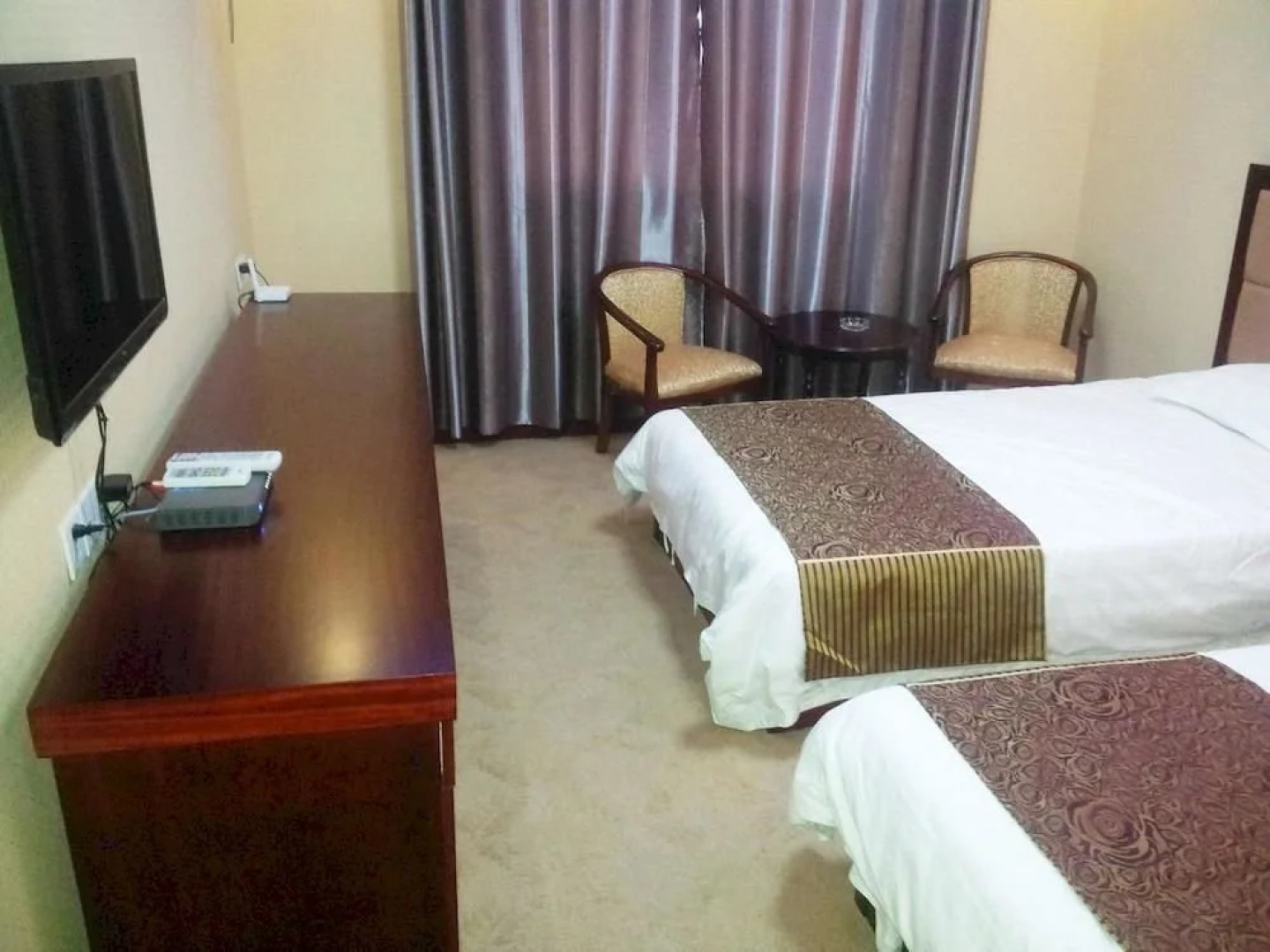 Hexiangcun Business Hotel