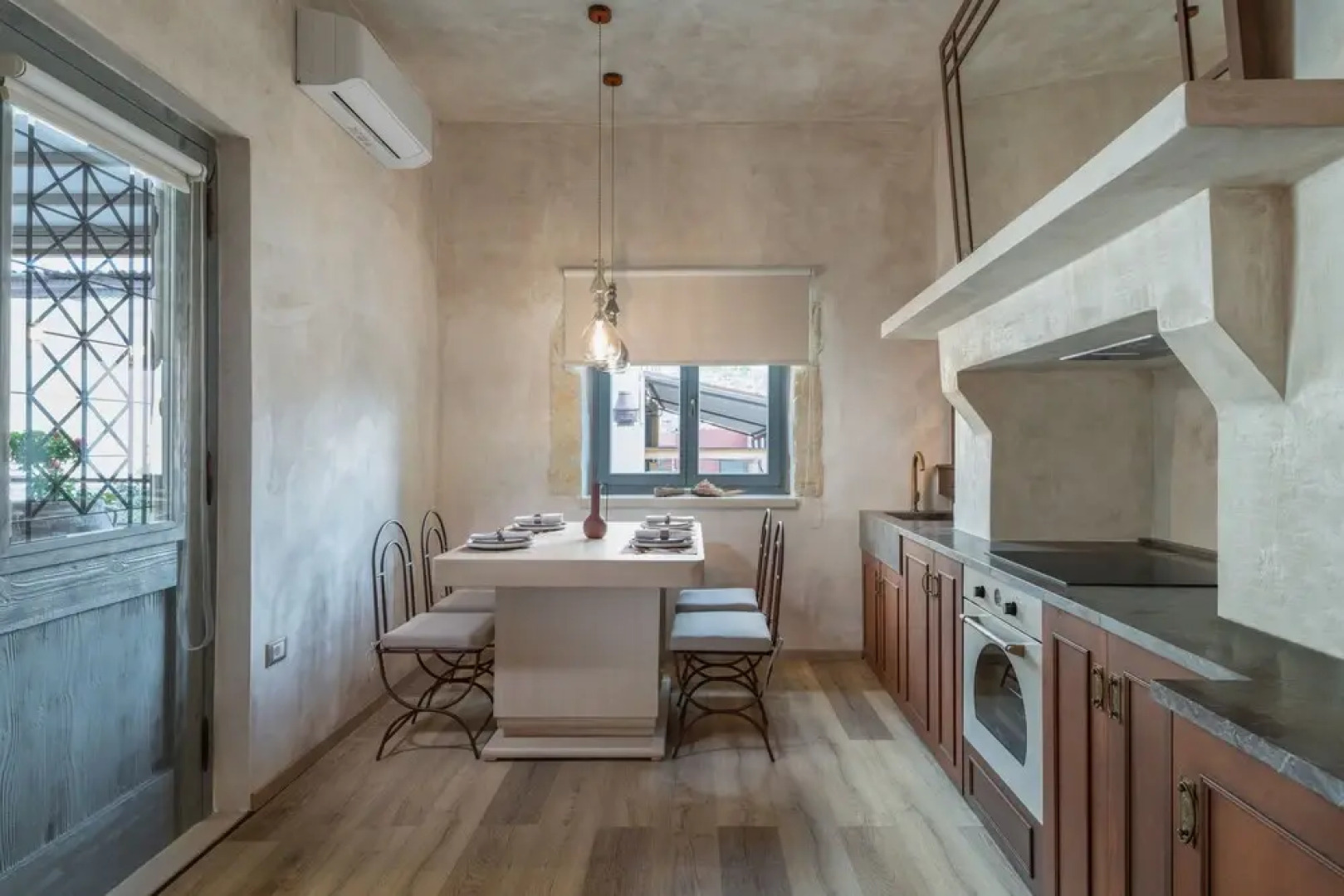 Inotropes Boutique Suites - Adults Only