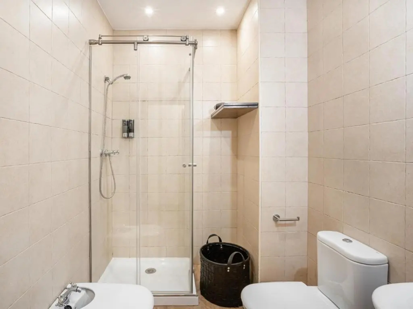 Limehome Granada Calle Sta. Ana