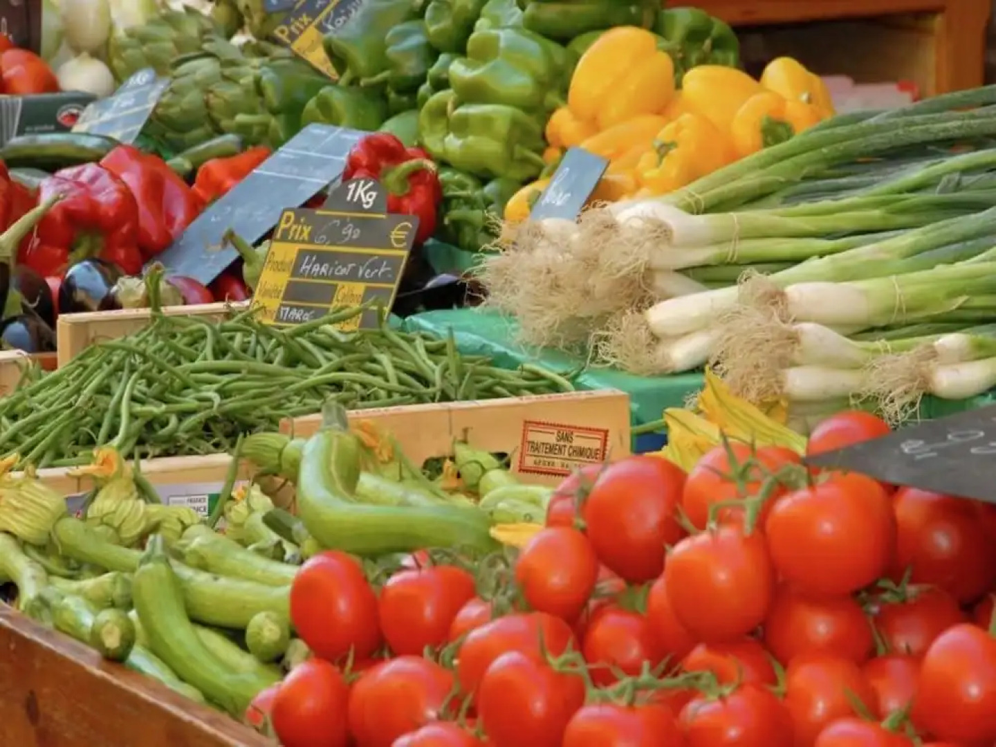 Lovely family home near St Cirq La Popie with private pool.