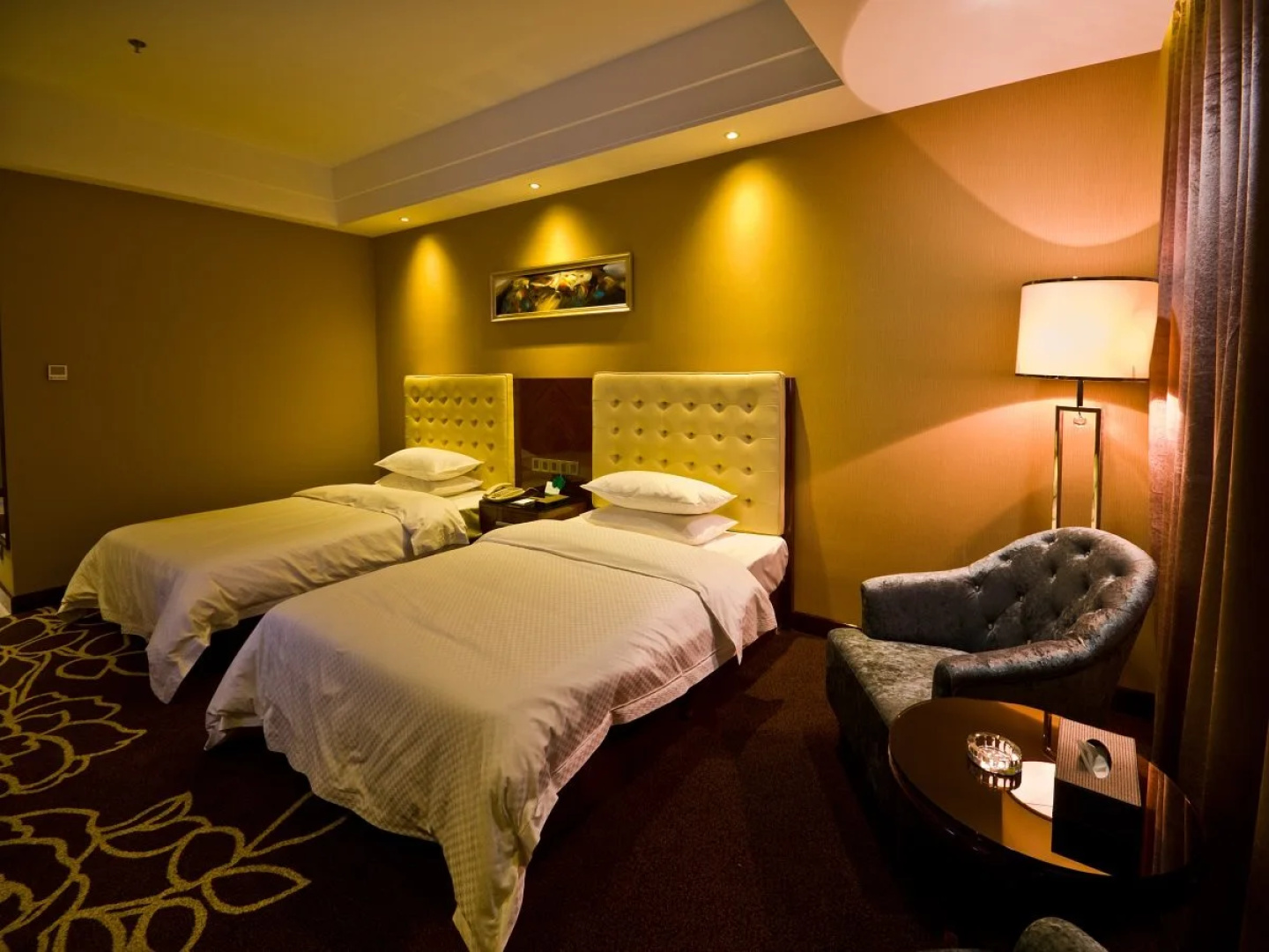 Yichang Golden Lion Hotel
