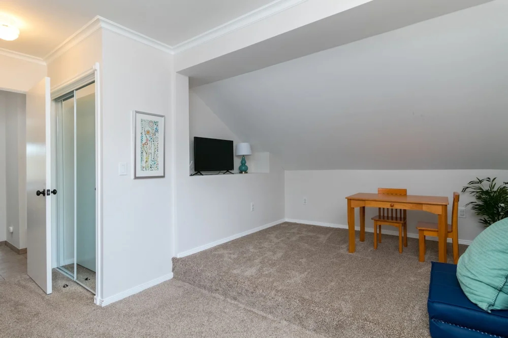 Agoura Hills  W/landscaped Yard 3 Bedroom Home