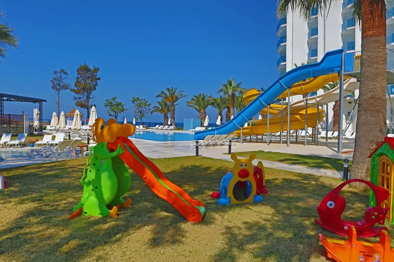 Le Bleu Hotel & Resort