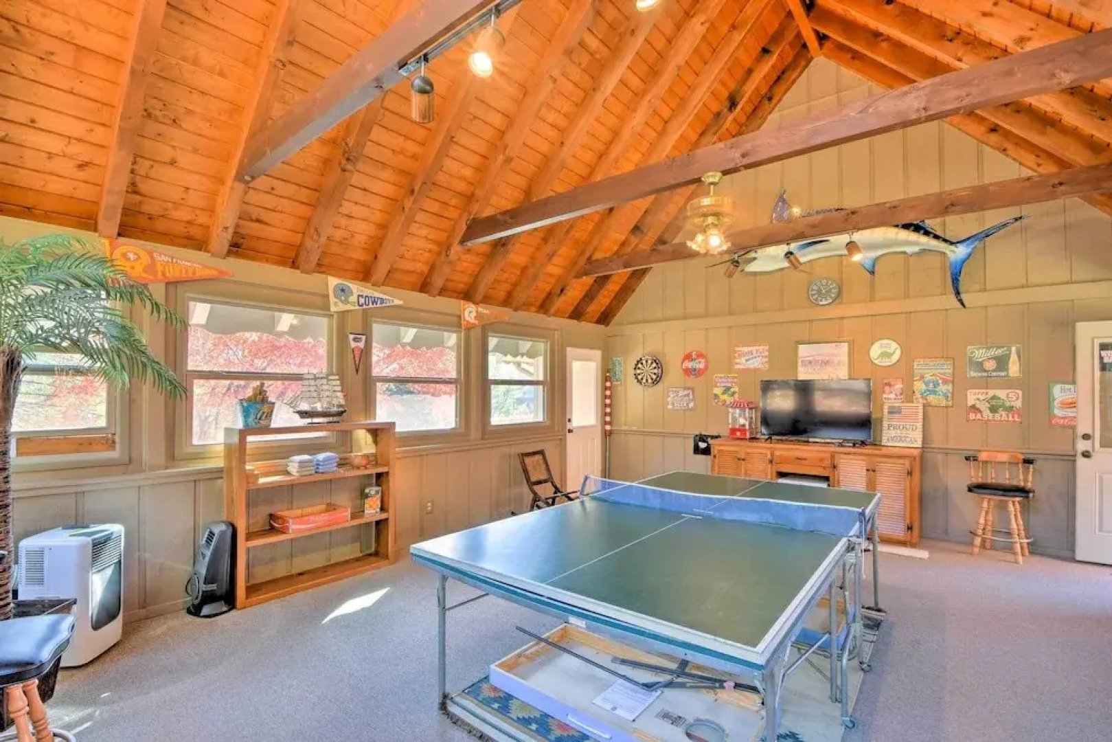 Picturesque Sky Haus Sanctuary w/ Mountain Views