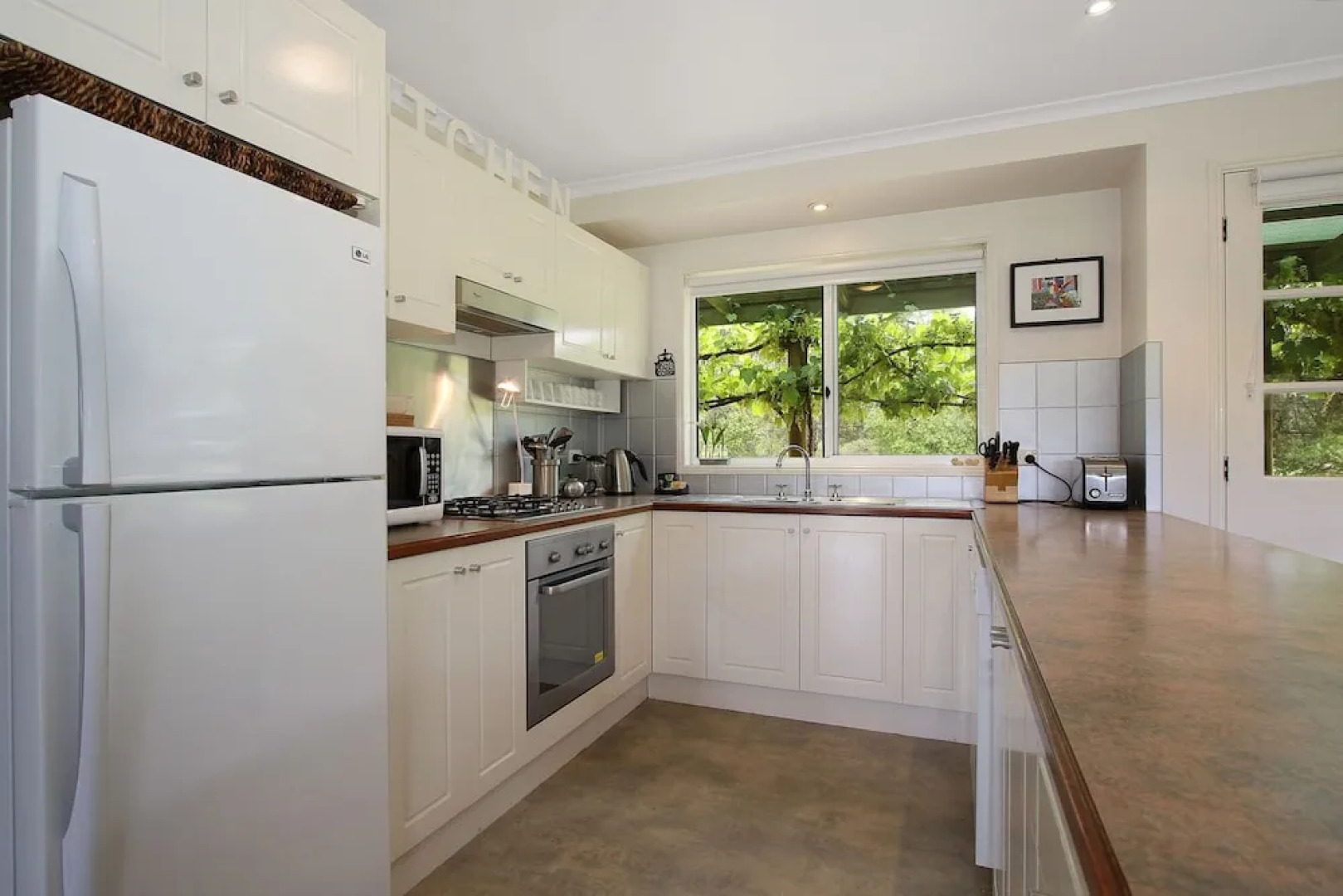 Feathertop Views and Dorm