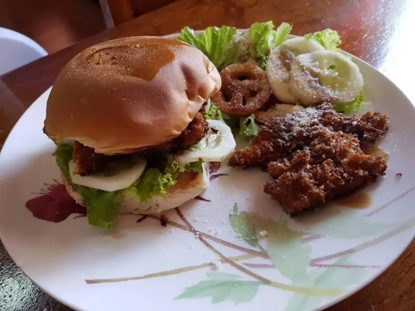 White Summerville Tourist Inn