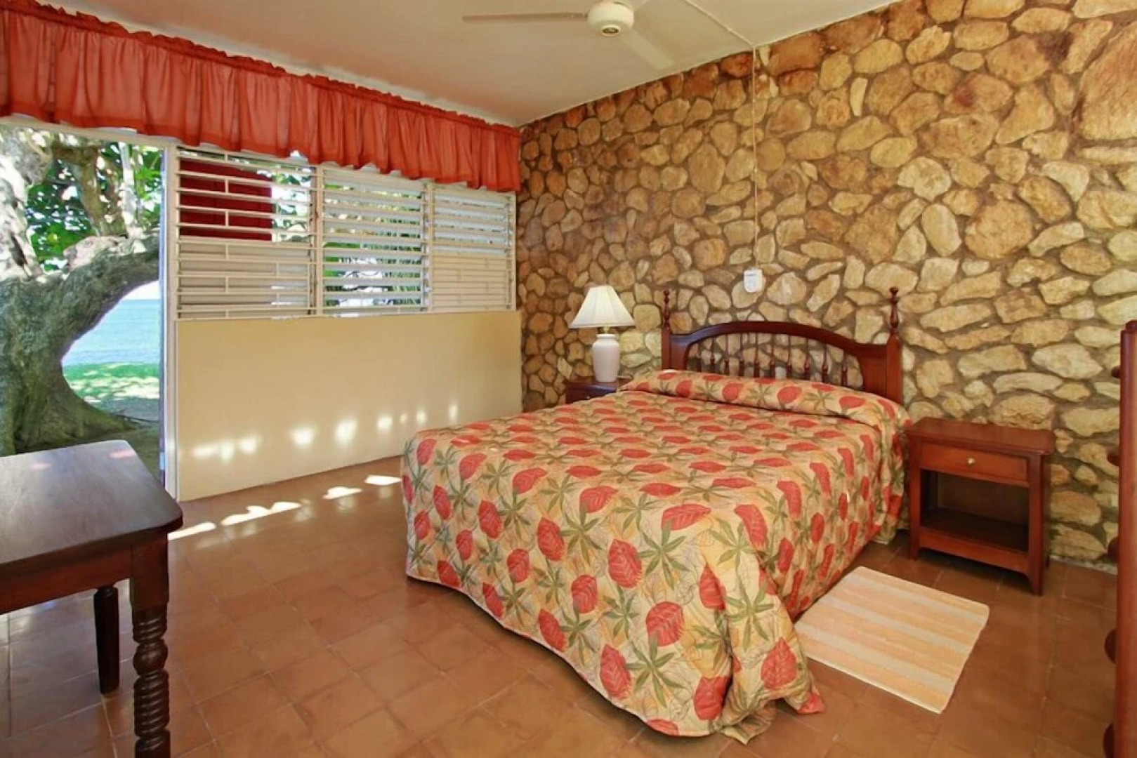 Miramar Villas, 6br by Jamaican Treasures