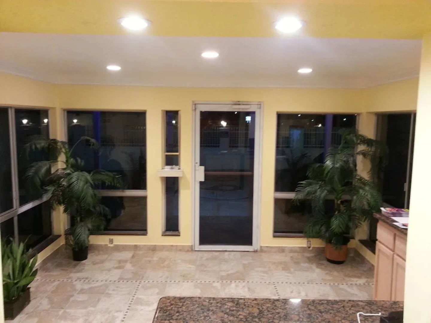 Desert Mirage Inn & Suites