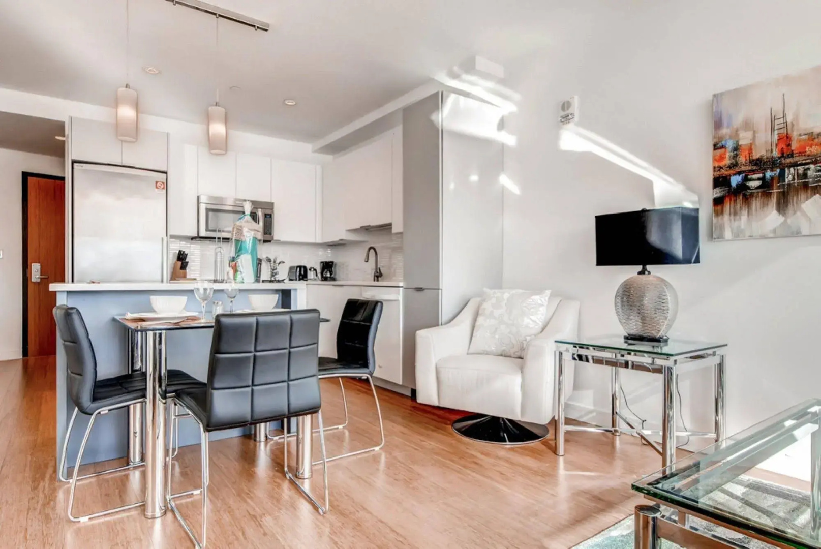Global Luxury Suites at The Financial District