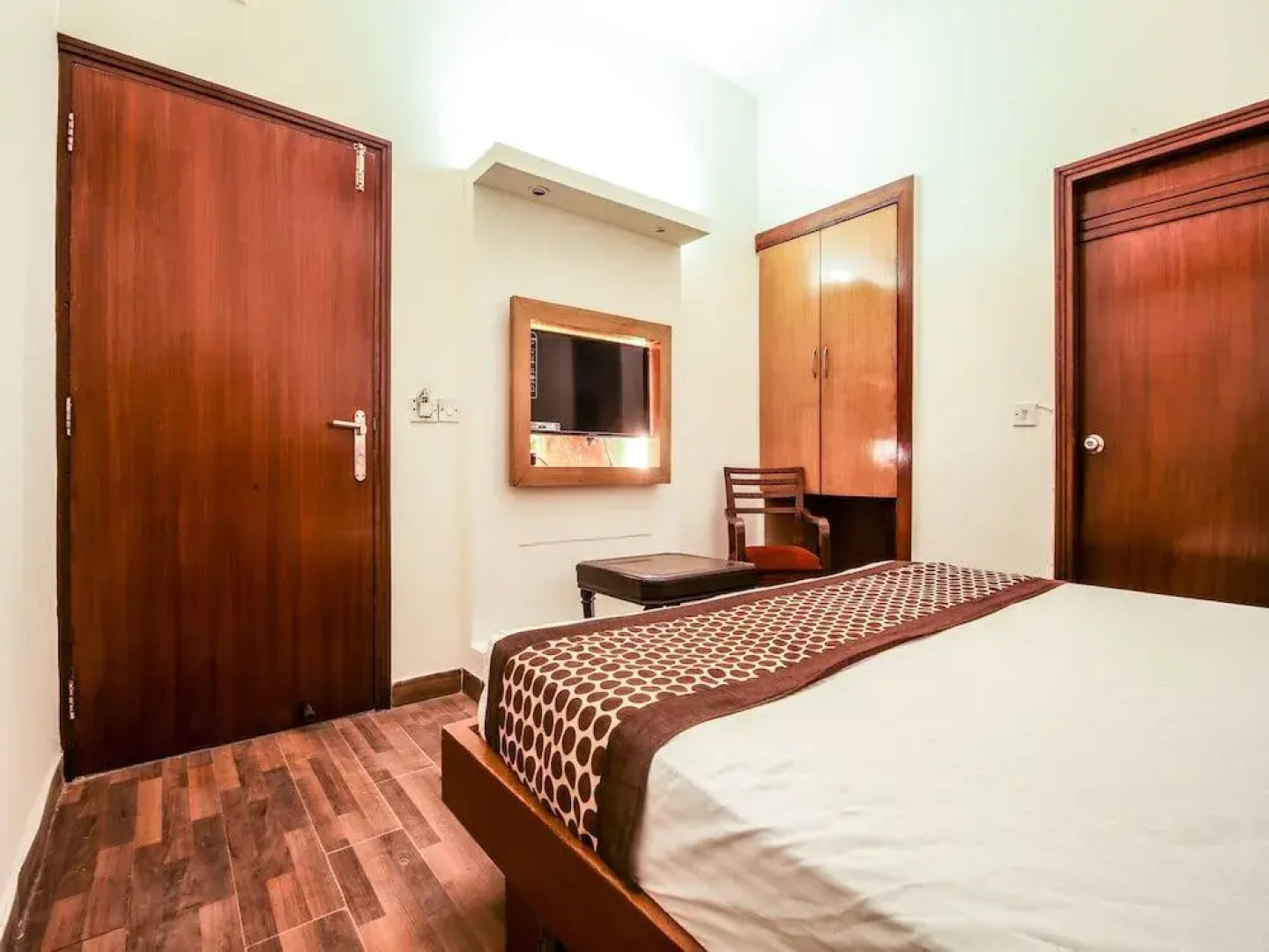 OYO Premium Old Gurgaon