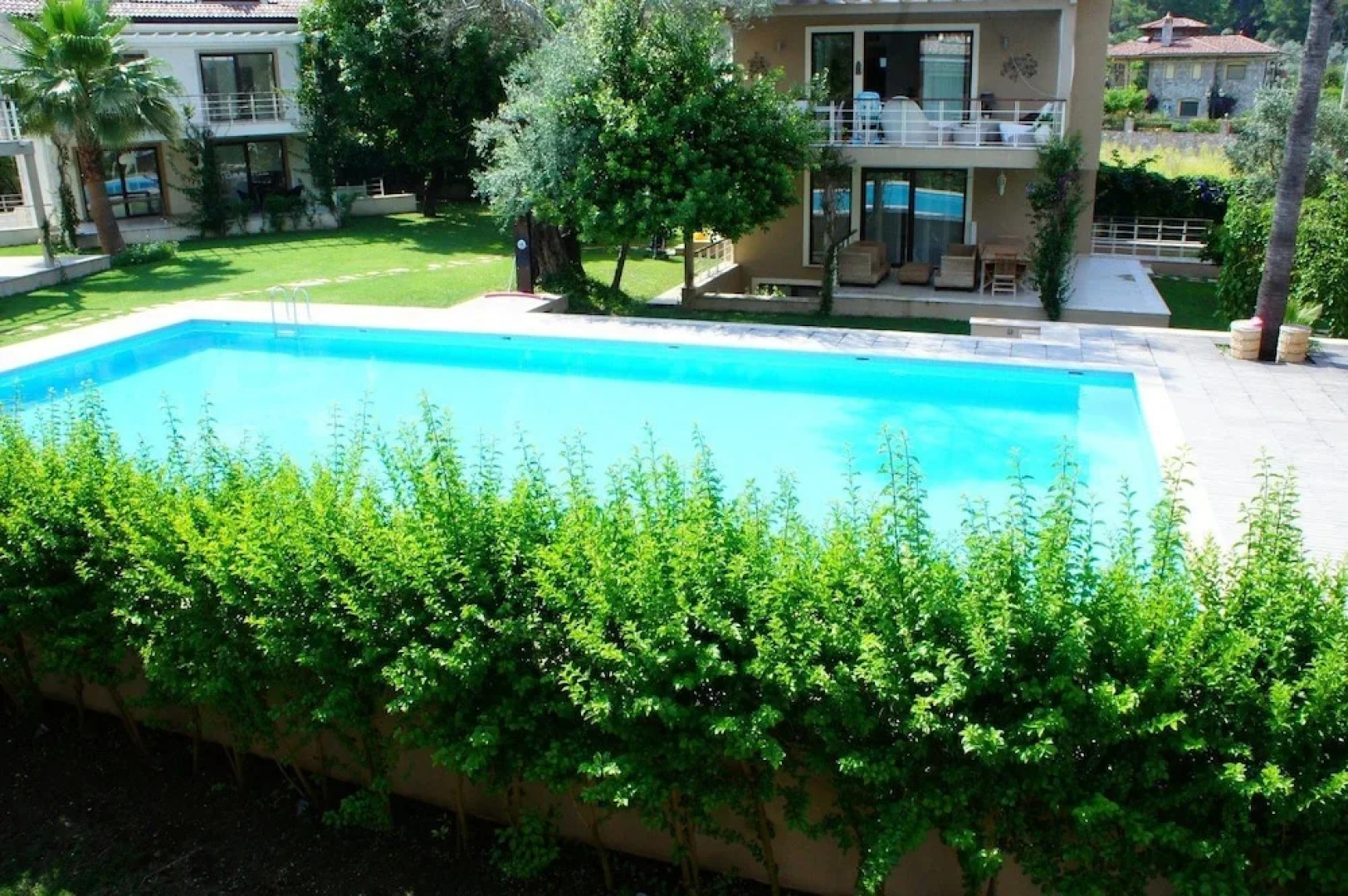 Aquamarine Apartments