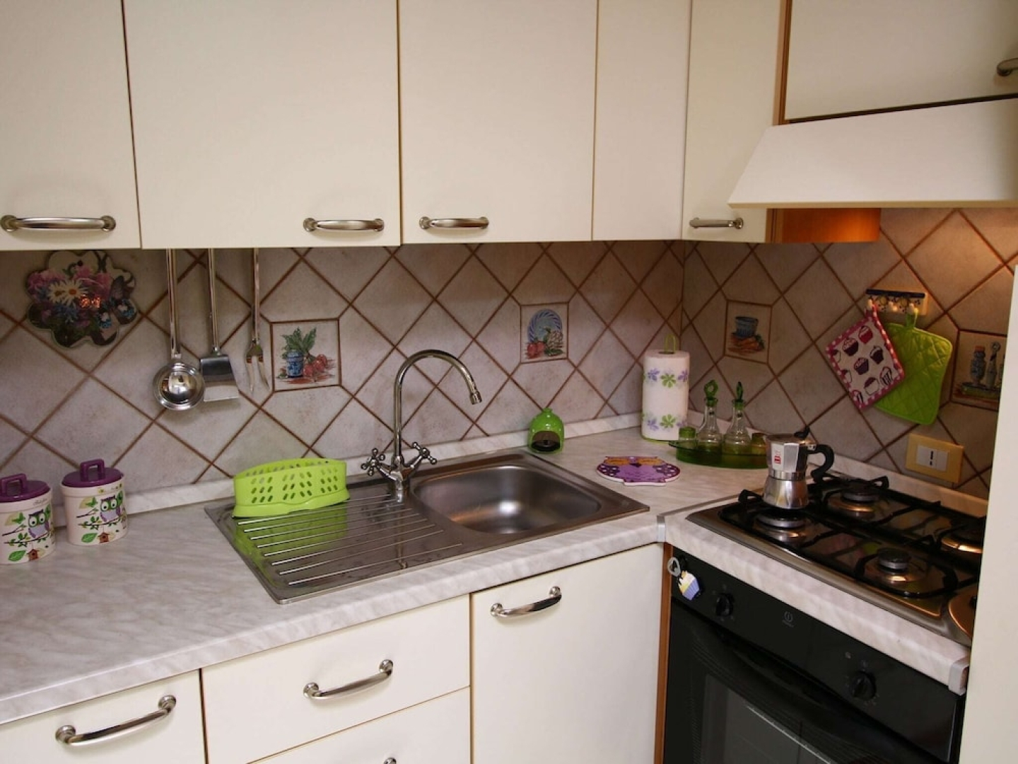 Simplistic Apartment in Tivoli near Forest & Supermarket