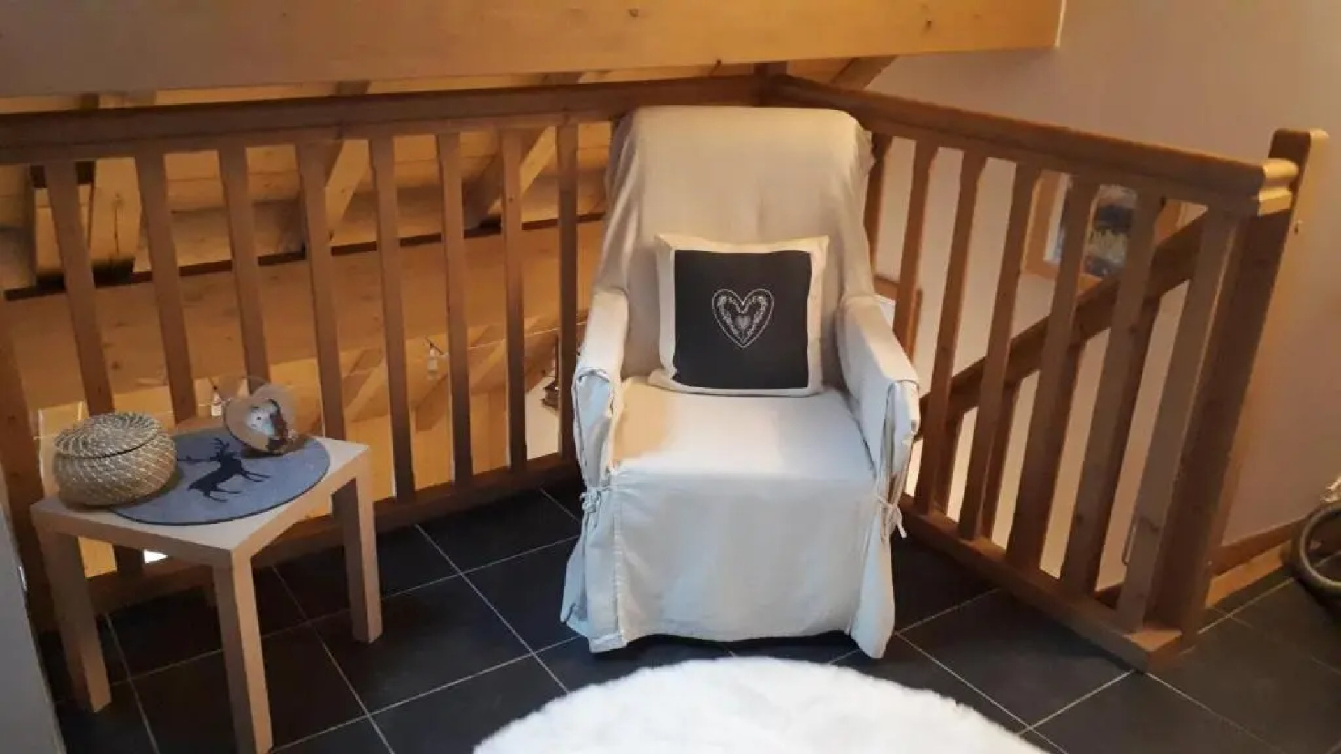 Duplex 6-8 pers, avec garage, WIFI, calme, proche des pistes, top équipé et linges fournis, vue magnifique