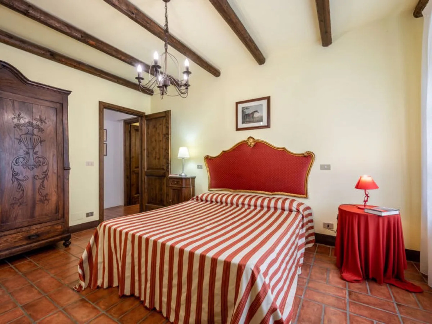 Grande Tiglio, Rosso+camera (VDA104)