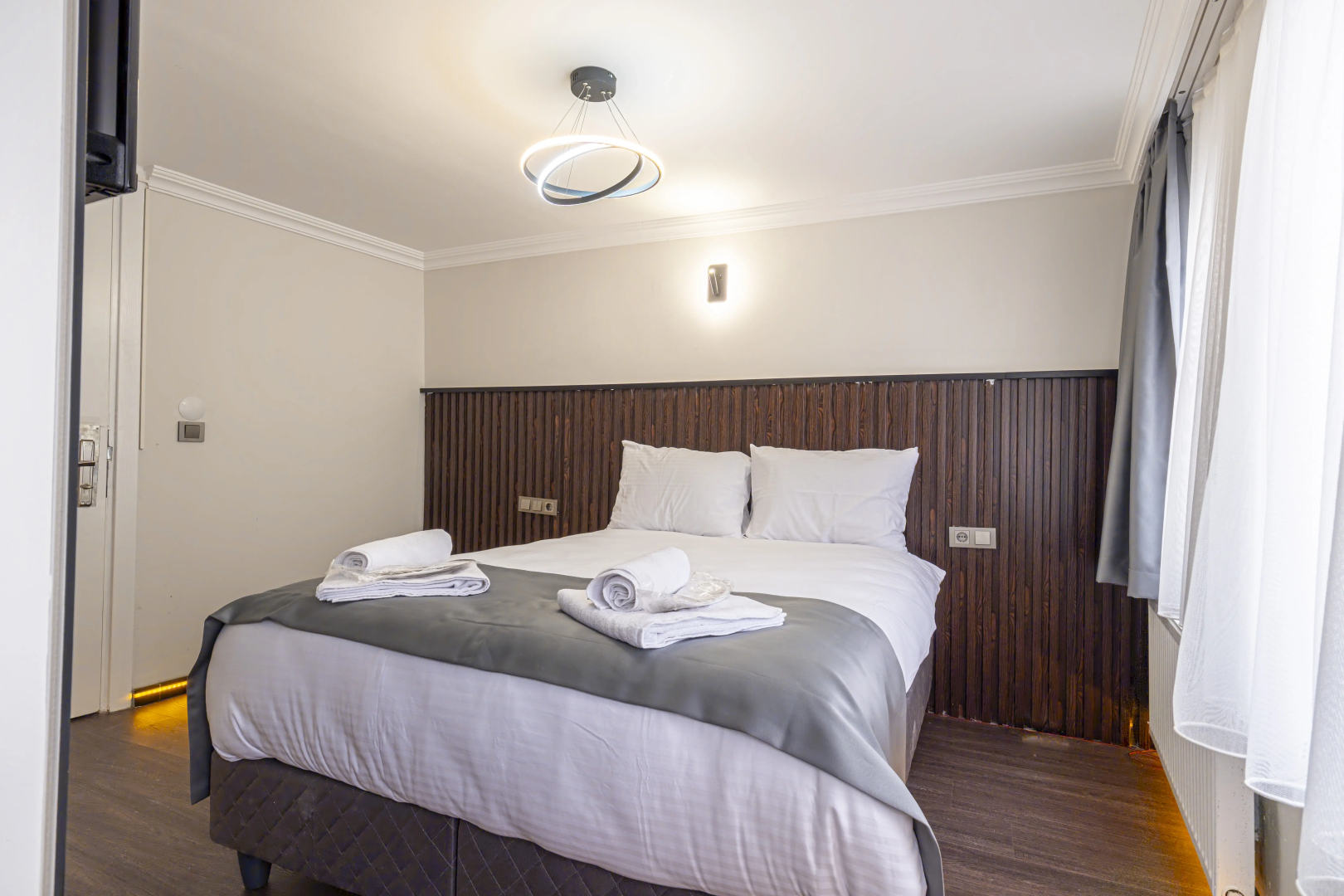 Forbes Suites