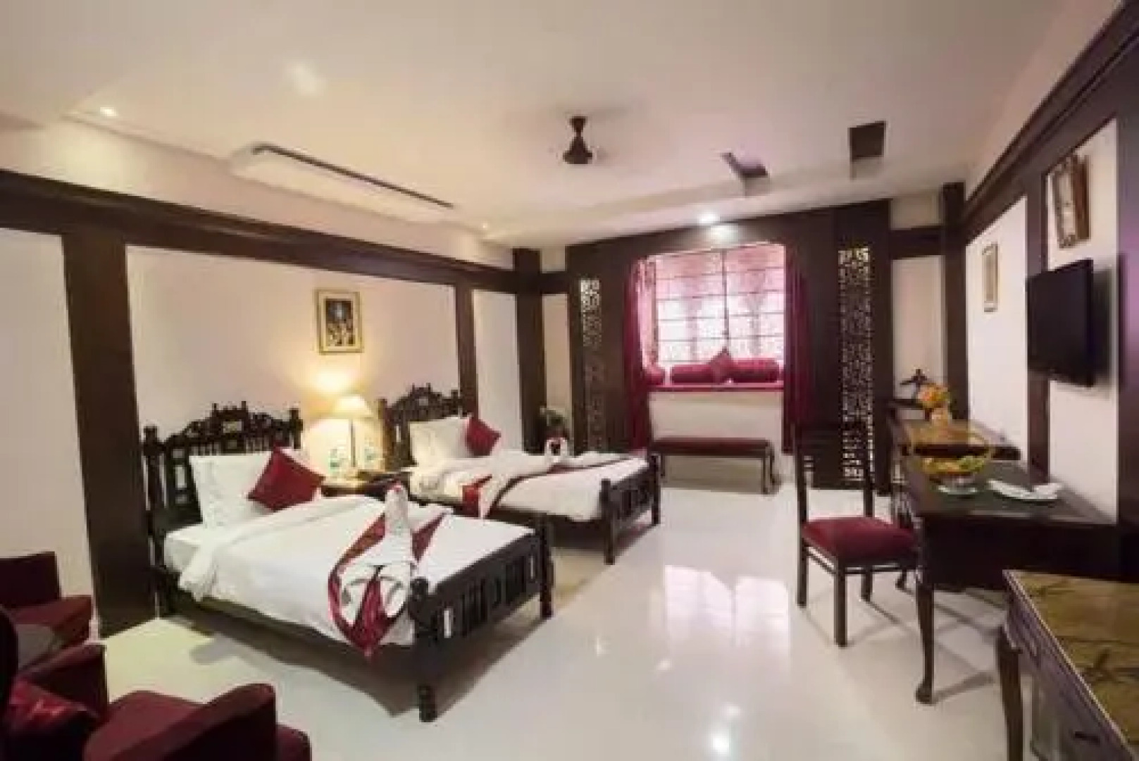 Hotel Bhanwar Singh Palace