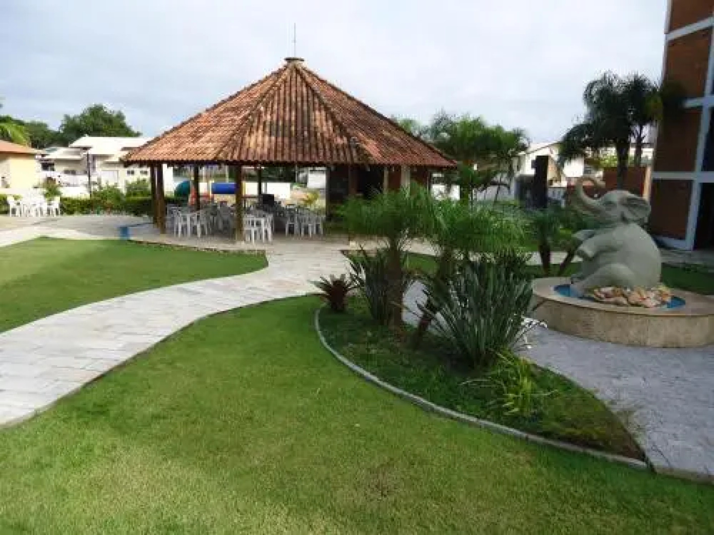 Bartholo Plaza Hotel