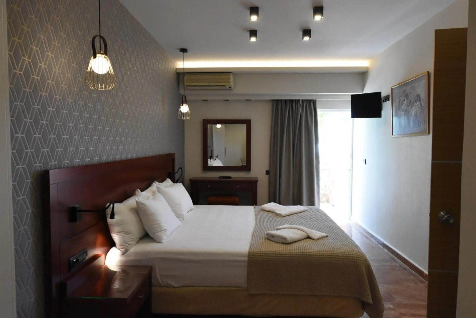 Viaros Hotel Apartments