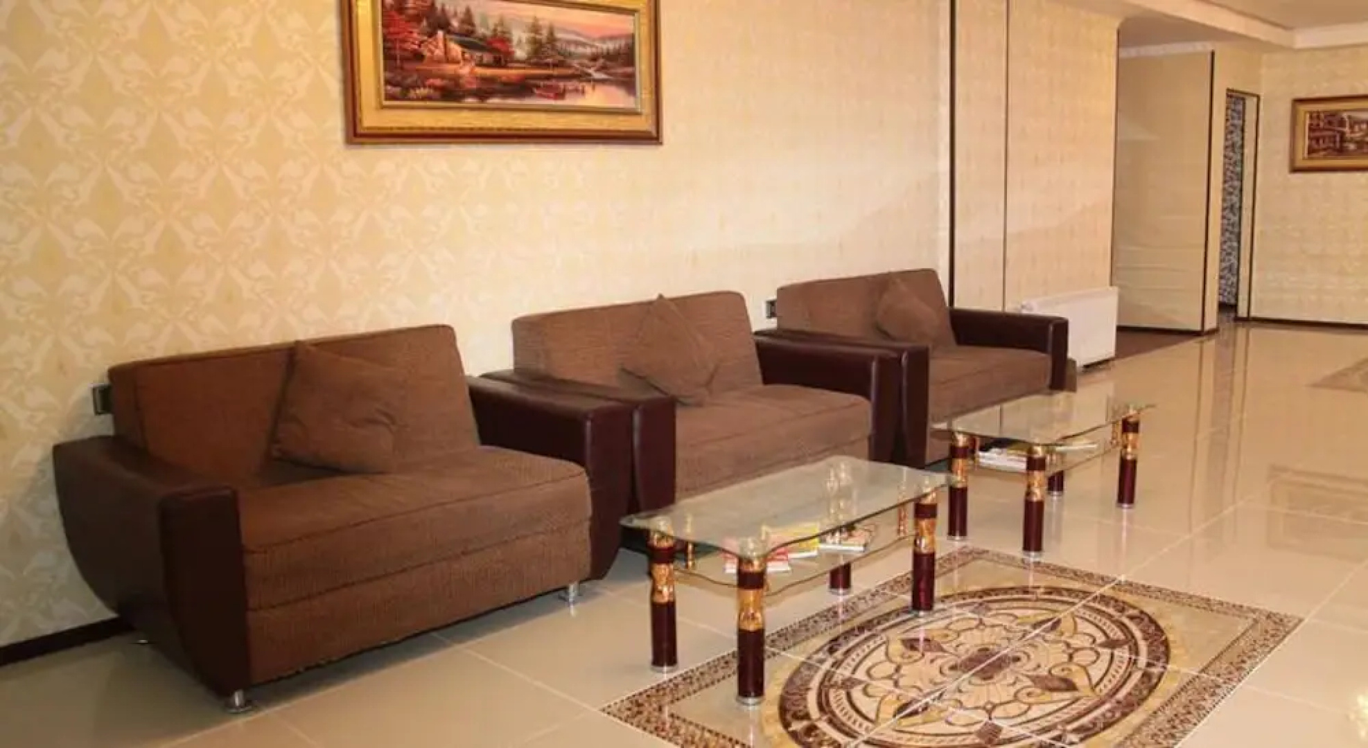 Отель Avand