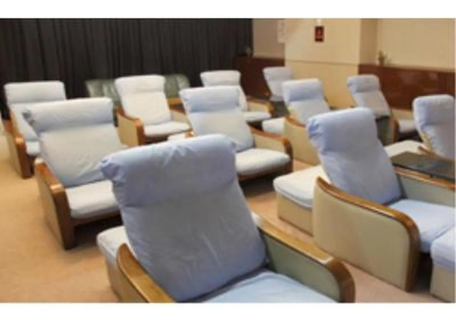 paradise - Caters to Men