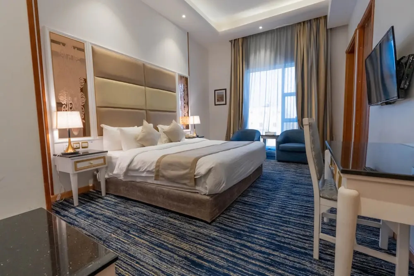 Platinum Alkhamseen Serviced Apartments