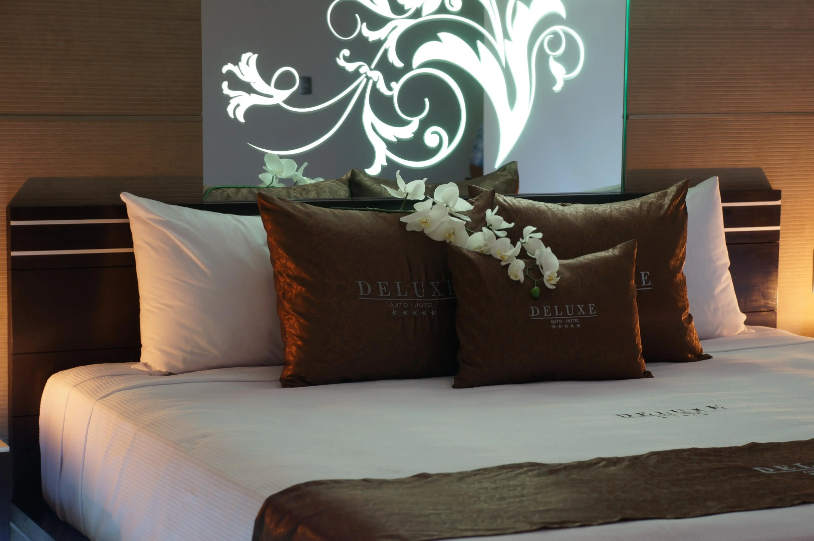 Auto Hotel Deluxe