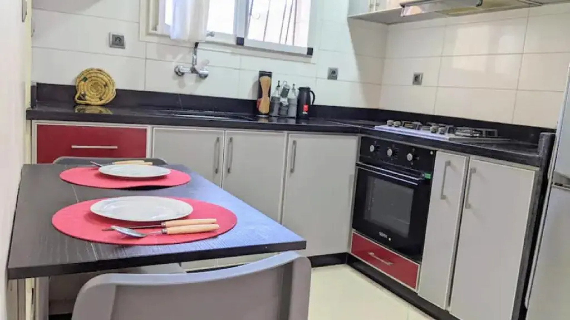 Classic and Comfy Apartment.Steps to Sea.Tarmway