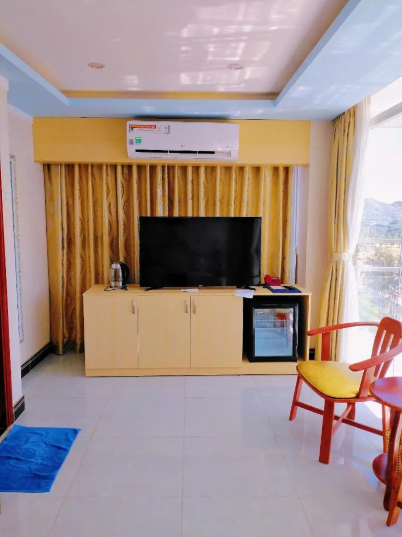 Sunrise Ninh Thuan Hotel