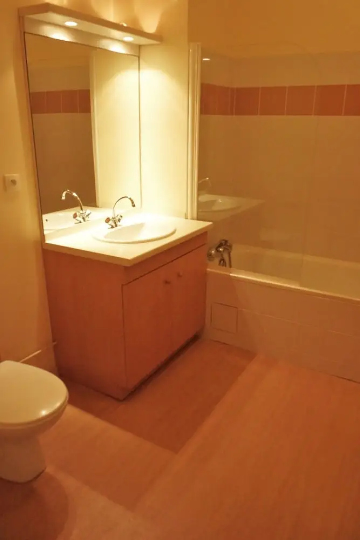 Logement n103 4pers face aux Thermes