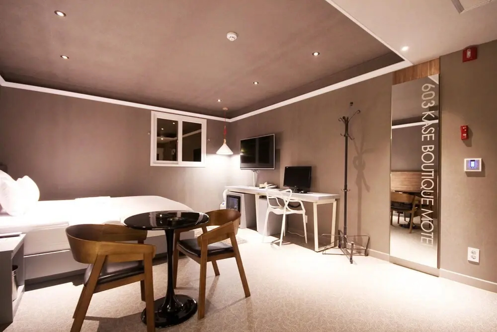 Yeongju Case Business Hotel