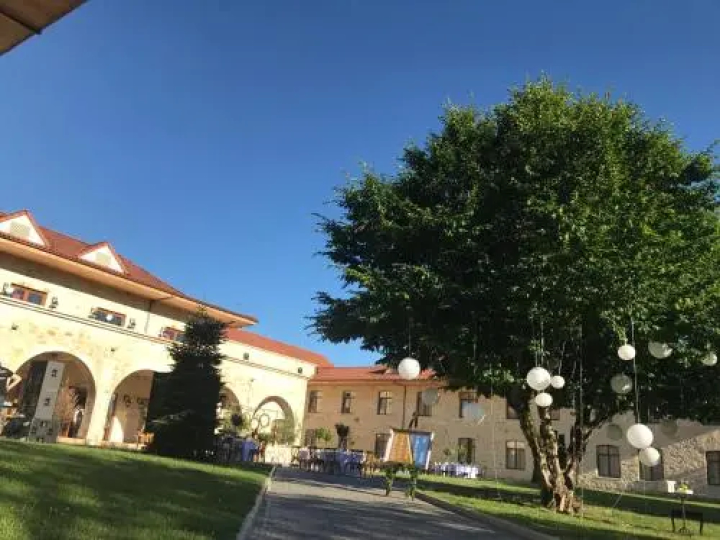 Кварели Эден