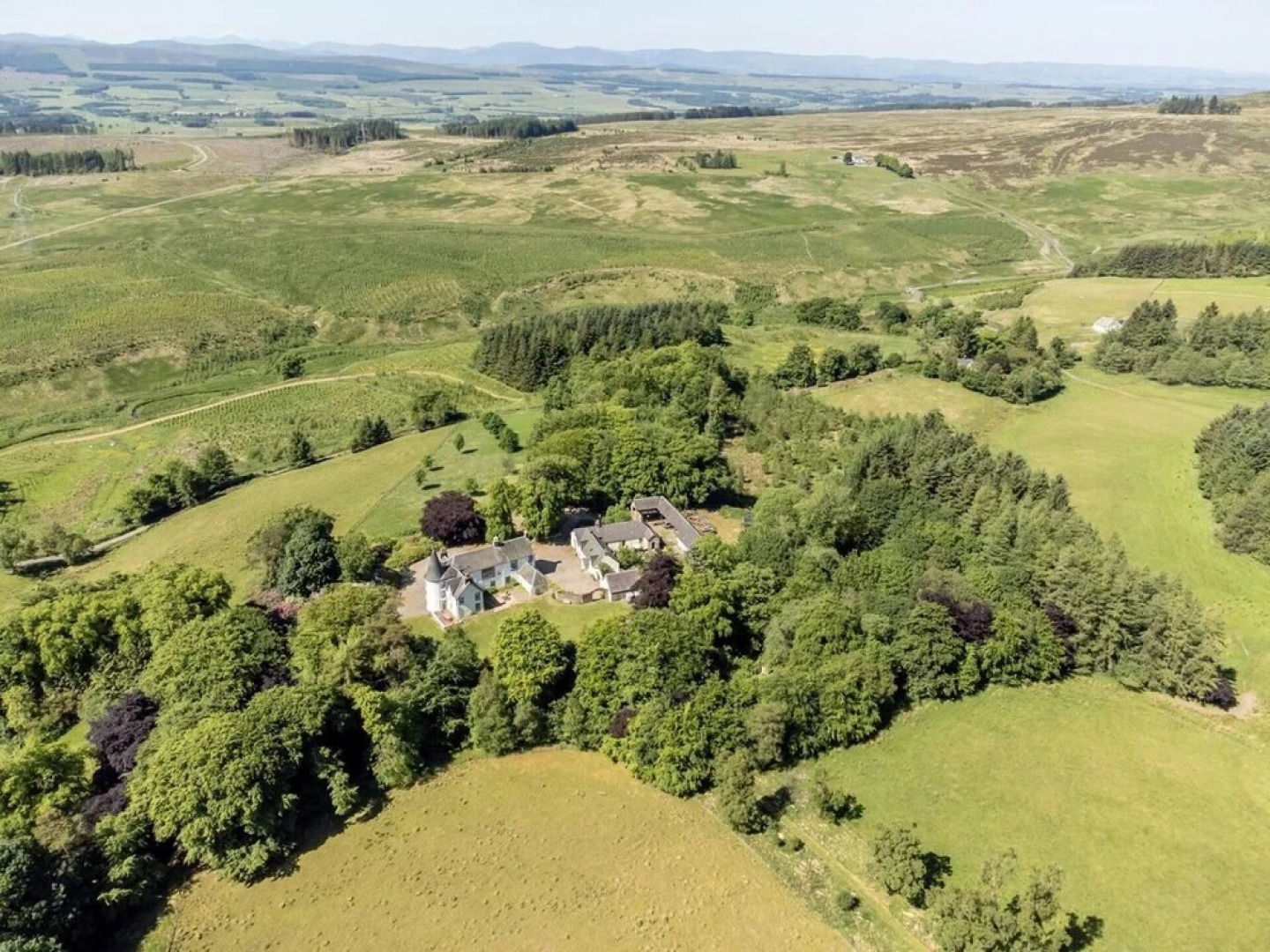 Charming 7-bed Estate House Near Gleneagles