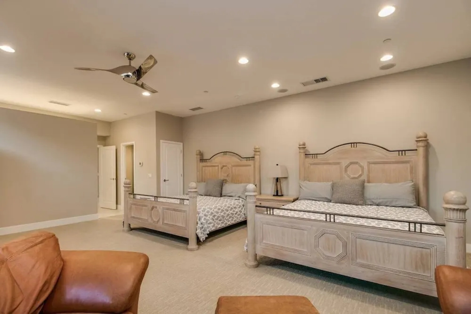 Luxe 4 Bdrm W/pool and Spa on Golf Course Lot!