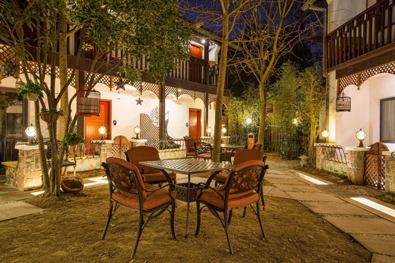 Yurong West Lake Cottage Resort Hotel