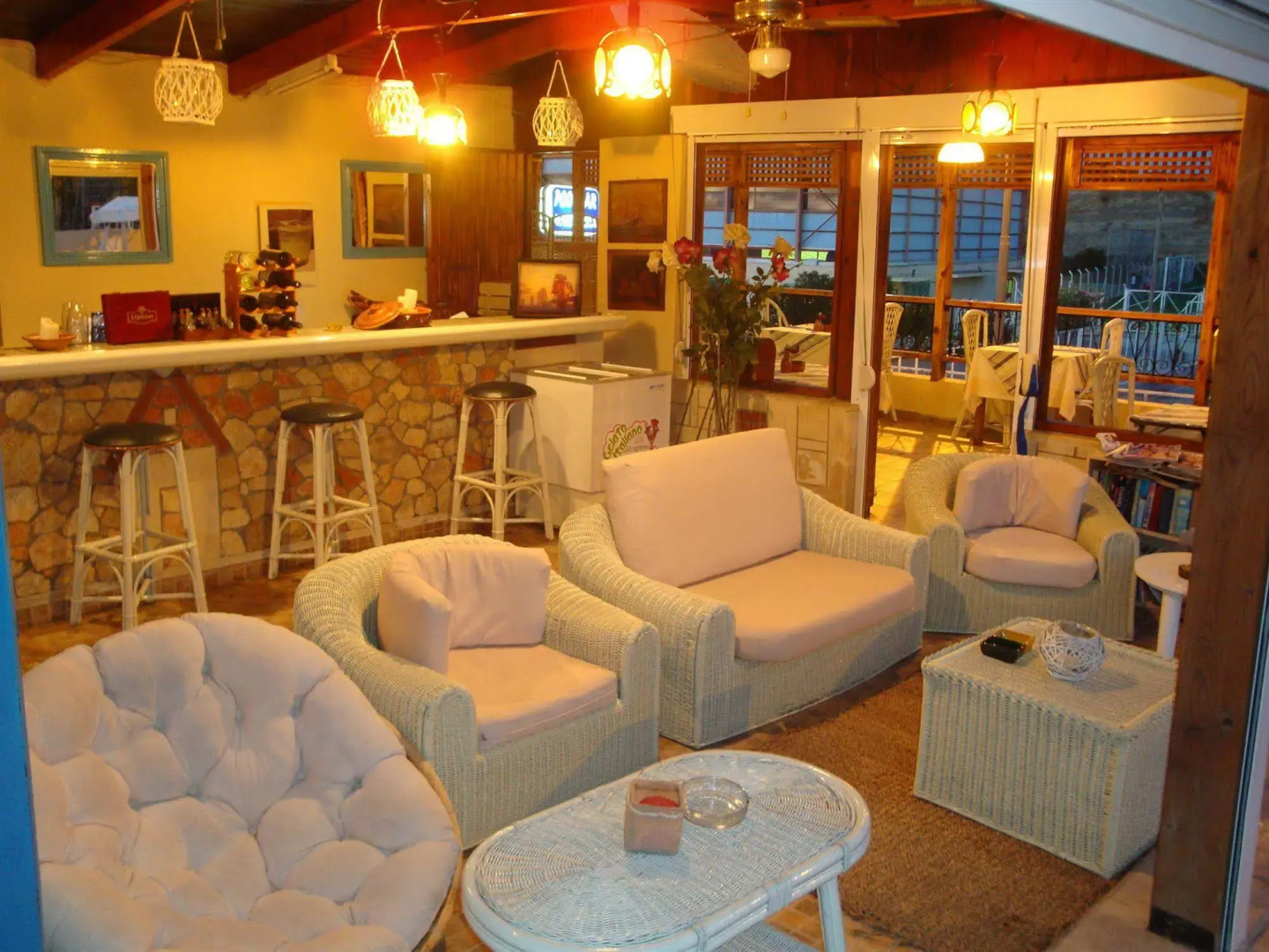 Maria-Flora Apartments