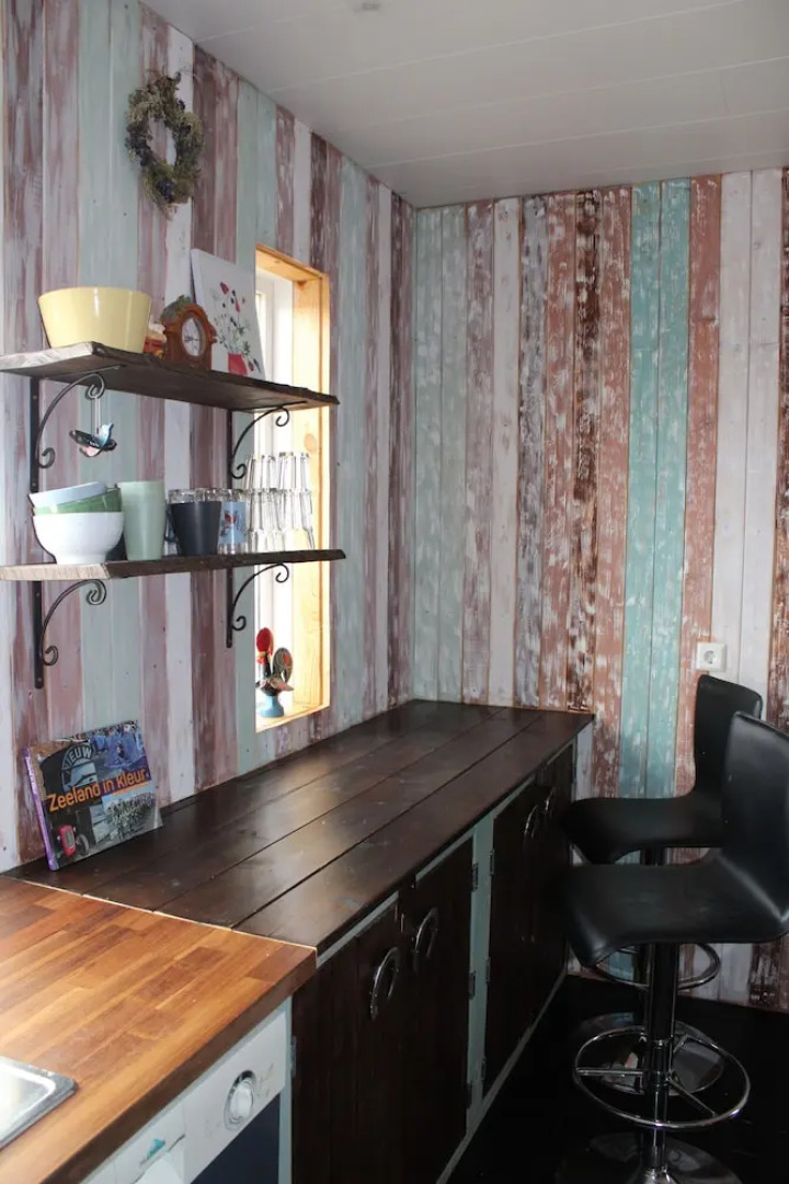 Stóri-Bakki Guesthouse with hot tub